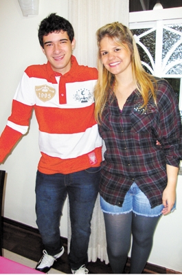 Adonis A. de O. Caleiro e Ana Emília P. Cordeiro. Ele, hoje aniversariando